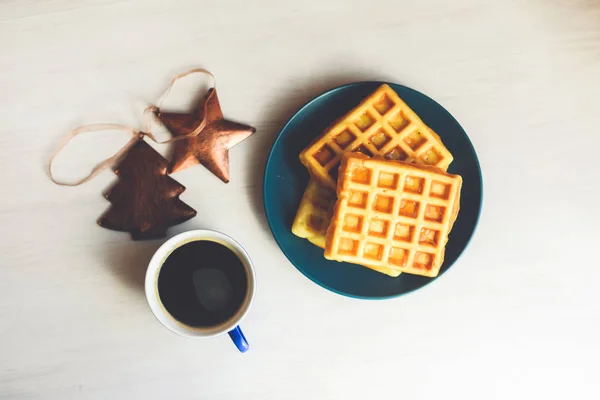 Waffles Dourados Frescos Caseiros Delicioso Café Manhã Parte Superior Vista — Fotografia de Stock