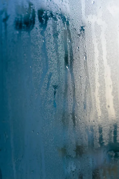 Okno Przezroczystego Szkła Mglisty Niewyraźne Skondensowany Wody Spadnie Monochromatyczne Tła — Zdjęcie stockowe