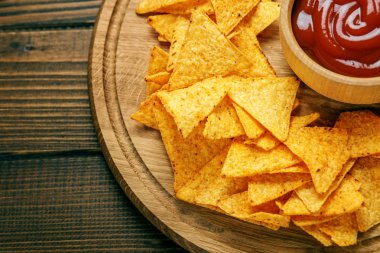 Barbekü sosu Meksika Nachos patatesler. Kavram - kötü yiyecek, ca