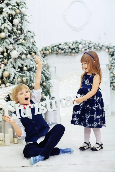 Çocuk için tebrik ederim. Noel kavramı.