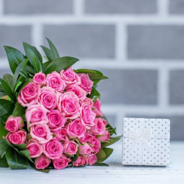 Çiçekler ve mücevher. Hediye. Gebe tatil, Sevgililer günü, 8