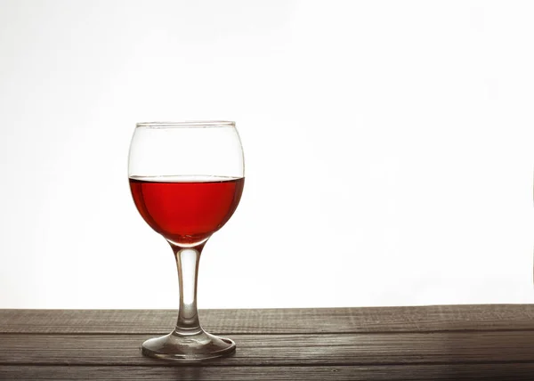 Una copa de vino. El concepto de alcohol y fiesta . — Foto de Stock