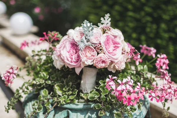 Roztomilý svatební kytice — Stock fotografie