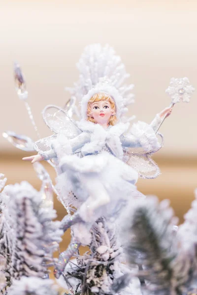 Klein speelgoed sneeuw Maiden — Stockfoto