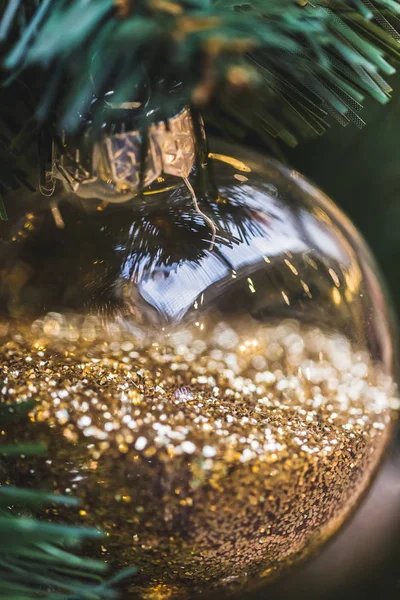 Kerstmis bal close-up — Stockfoto