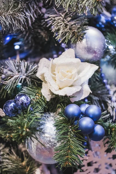 Decorações de Natal com bolas — Fotografia de Stock