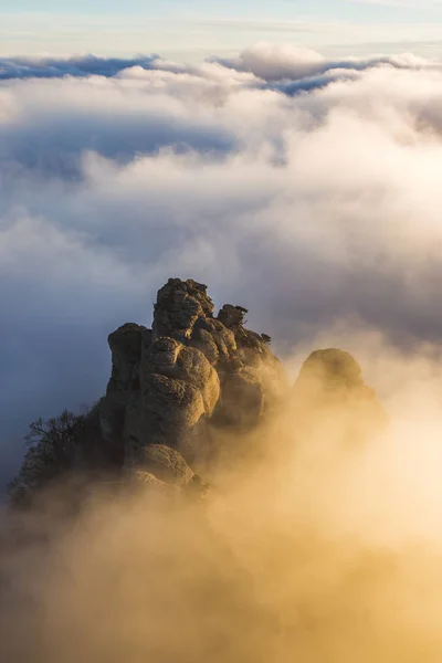 Dağın zirvesine görünümünü — Stok fotoğraf