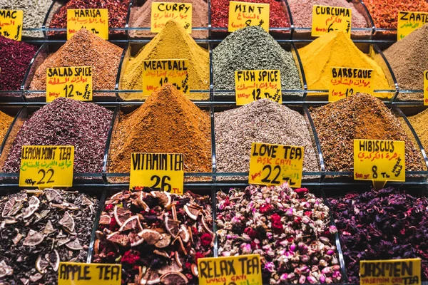 Spices on a market  Grand Bazaar i — Stock Photo, Image