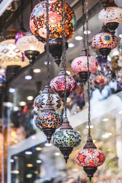 Incríveis tradicionais artesanais lâmpadas turcas — Fotografia de Stock