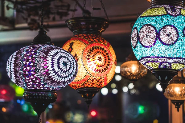 Incríveis tradicionais artesanais lâmpadas turcas — Fotografia de Stock