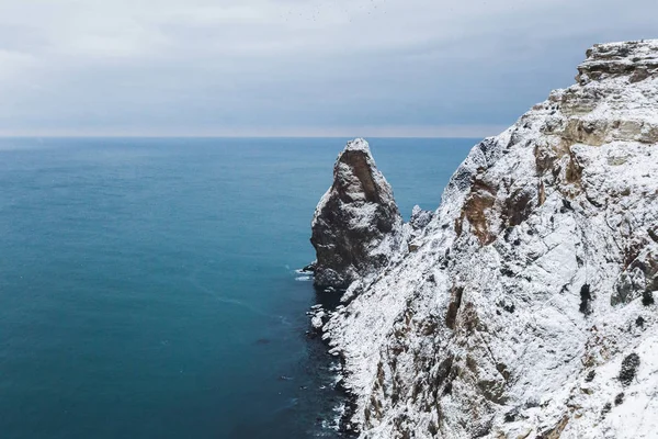 Зимний морской пейзаж в Фиоленте — стоковое фото