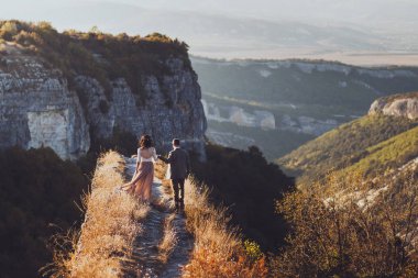 Genç gelin ve damat