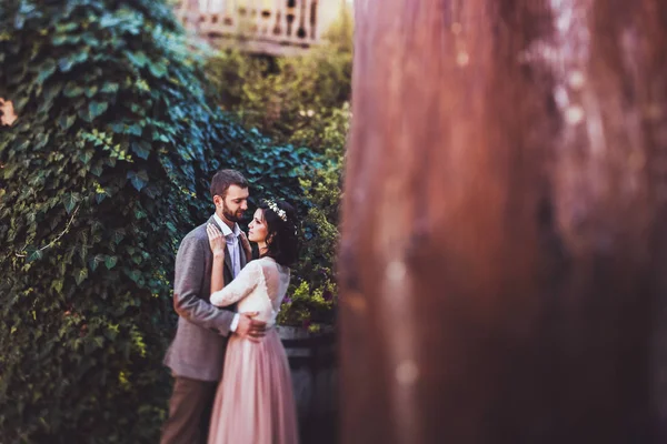 Trouwfoto van bruid en bruidegom — Stockfoto