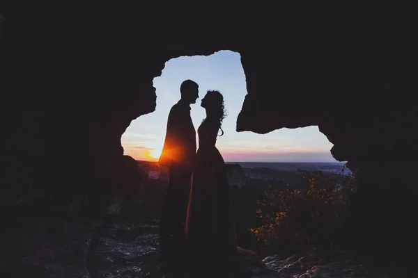 Foto de casamento atirar na montanha Mangup — Fotografia de Stock