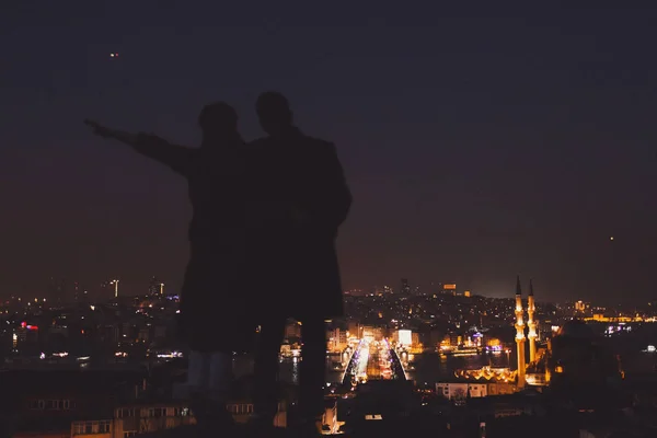 Couple on Valide Han roof — Stock Photo, Image