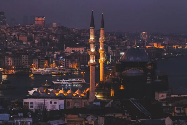 Стамбул нічний погляд — стокове фото