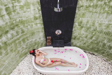 Açık banyo kadında 