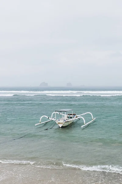 Bali fishing boat — Stock Photo, Image