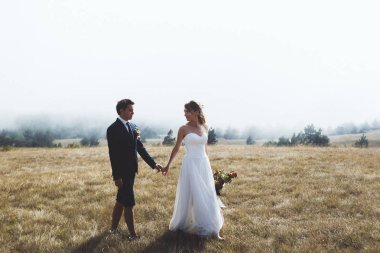 Gelin ve damat dağlarda