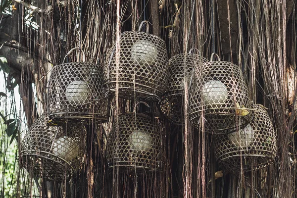 빈티지 나무 램프 — 스톡 사진