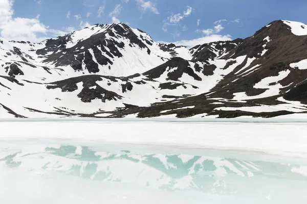 Lago Syltrankel e reflexão na água — Fotografia de Stock