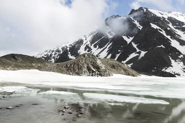 Lake Syltrankel Elbrus bölgesi