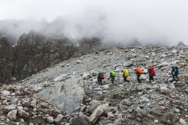 Turist Elbrus bölgede hiking grup
