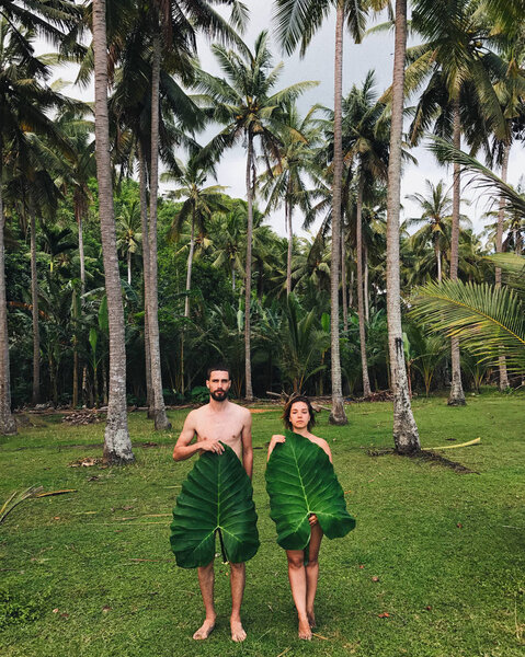 Naked Couple Jungle Covered Leaves Adam Eve — Stock Photo, Image