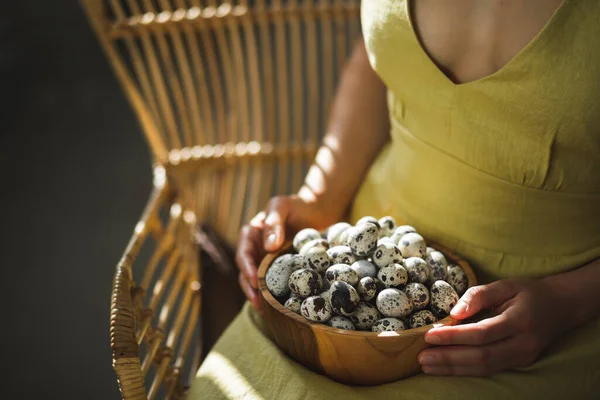Woman Hands Holding Wooden Bowl Quail Eggs Dark Background Beautiful — Stock Photo, Image