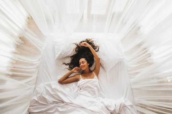 Beautiful Smiling Girl Awakening White Bed Happy Wake Start New — Stock Photo, Image