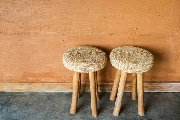 Dos Sillas Madera Hechas Mano Con Almohadas Paja Mimbre Fondo —  Fotos de Stock