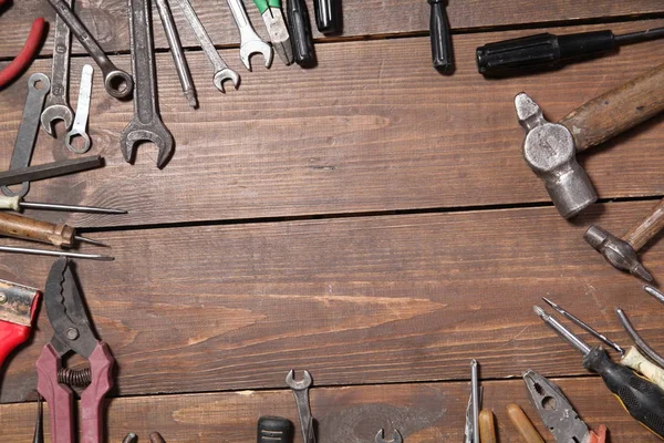 Hulpmiddelen voor reparatie messen hamers sleutels tangen — Stockfoto