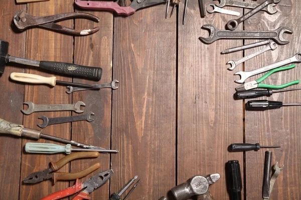 Werkzeug zur Reparatur von Messern hämmert Schlüsselzange — Stockfoto