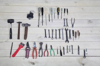 İnşaat çekiç tornavida onarmak alet pense kurullarında