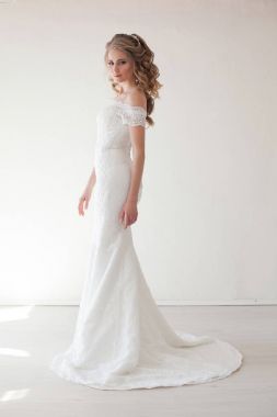 güzel gelin düğün saç ve elbise poz