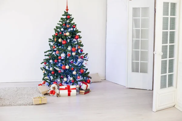 Árvore de Natal no Salão Branco no Natal — Fotografia de Stock