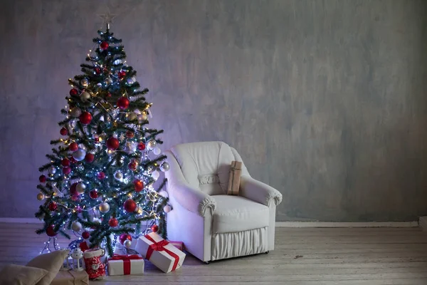 Decoração de Natal Árvore de Natal com grinalda de Natal — Fotografia de Stock