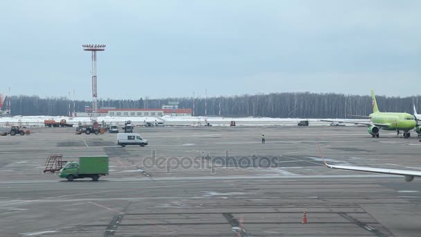 Ryssland, Moskva Aeroflot flygplats 03.03.17 — Stockvideo
