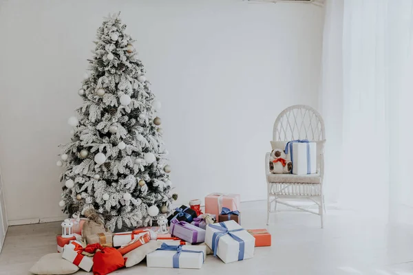 Εσωτερικά Φώτα Γιρλάντα Χριστουγεννιάτικο Δέντρο Νέο Έτος Διακοπές Δώρα Λευκό — Φωτογραφία Αρχείου