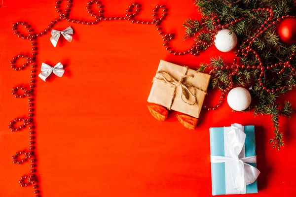 Achtergrond kerstboom Nieuwjaars geschenken decor decoratie kerstvakantie — Stockfoto