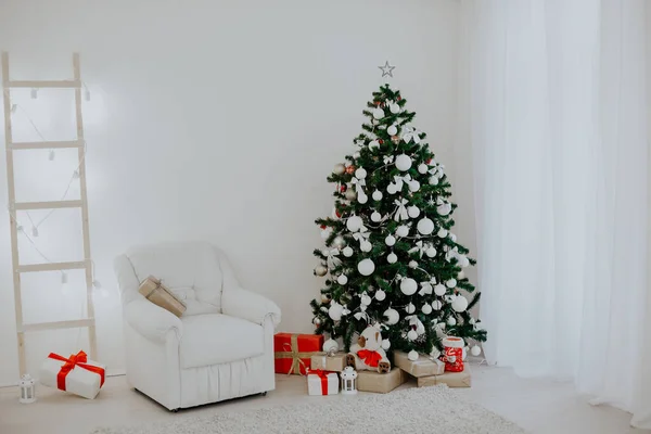 Hediyeler ve yeni yıl ile Noel dekor Noel ağacı — Stok fotoğraf