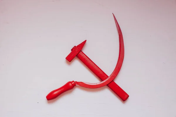 Rode sikkel en hamer symbool van het communisme in de geschiedenis van de Sovjet-Unie van Rusland — Stockfoto