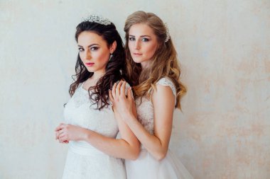 iki gelin düğün düğün sarışın esmer