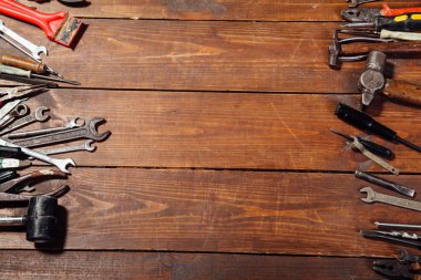 İnşaat çekiçleri tornavida tamir aleti pense masası