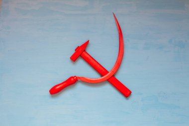 Rusya 'nın Sovyetler Birliği ortak tarihinin kırmızı orak ve çekiç sembolü