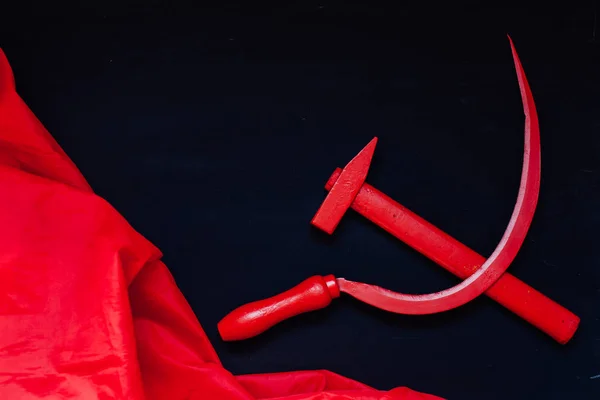 Red sickle and hammer symbol of Soviet Union commonism history of Russia — ストック写真