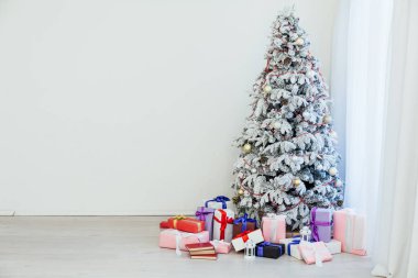 Beyaz Noel Ağacı Yeni Yıl tatil sunar