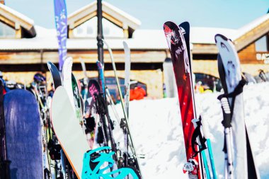 Alpine Kayak ve snowboard kar kayak resort tatil, seyahat