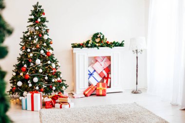 Hediyeler, Garland ışıkları yeni yıl kış ev ile Noel ağacı