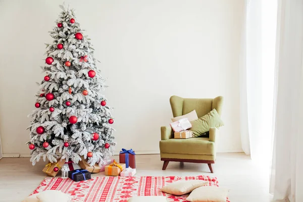 Christmas Tree Presents Garland Lights New Year Winter Home — Stock Photo, Image